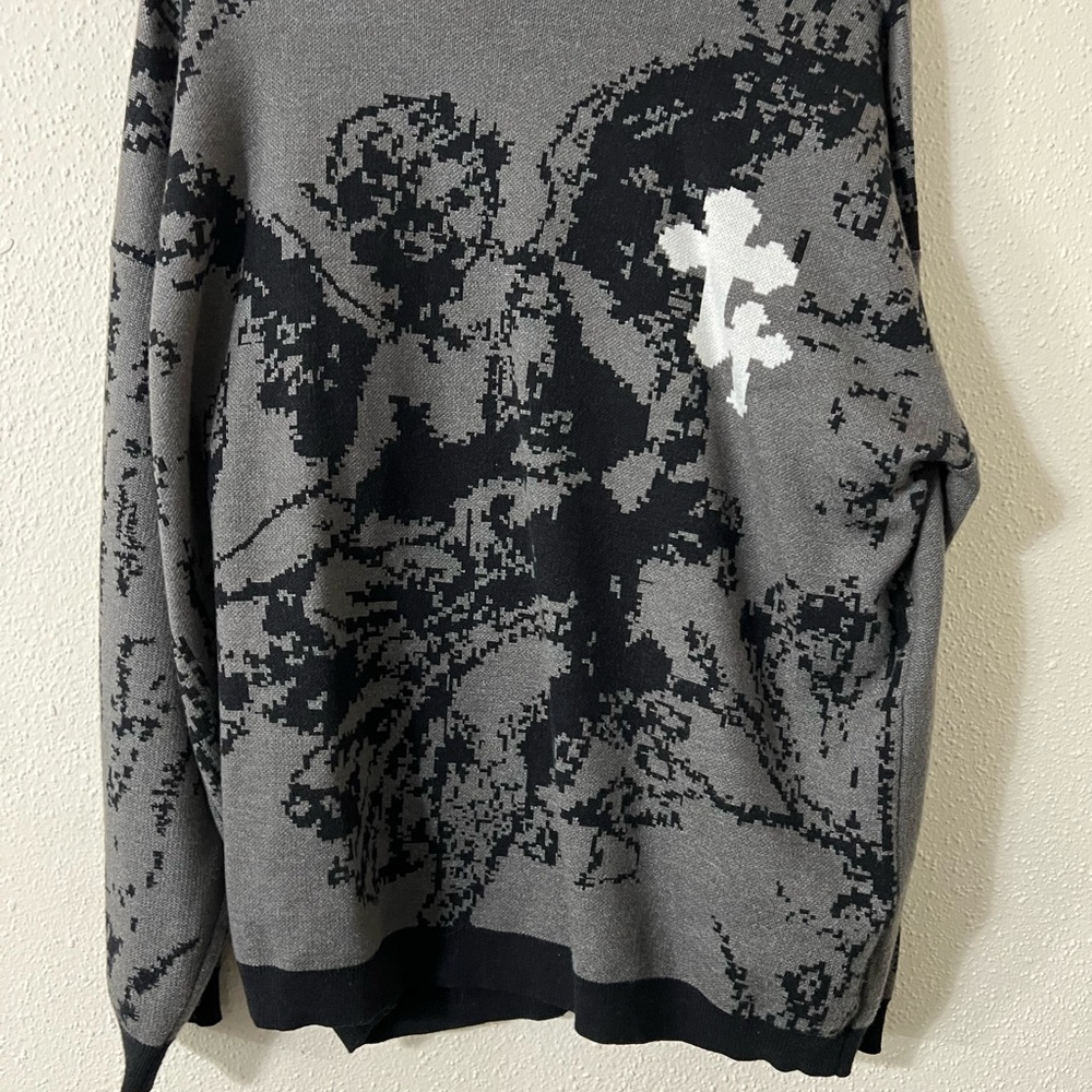 Gray and Black Crewneck Sweater with Intricate Pattern